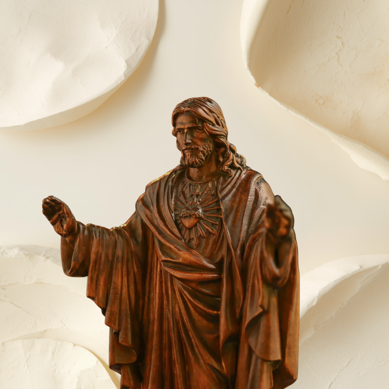 Figurka Jezusa Chrystusa - Ręcznie Rzeźbiona Drewniana Statuetka Sakralna