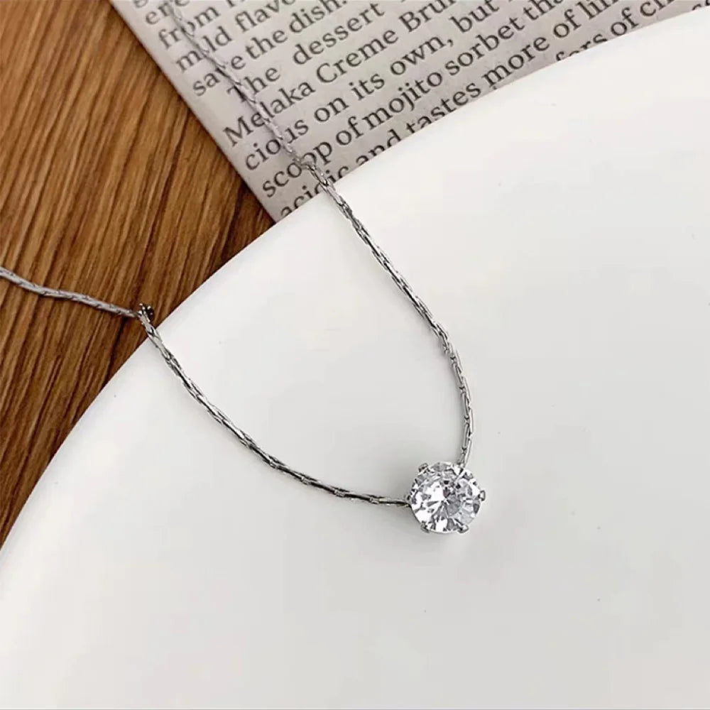 Minimalist Charm – Naszyjnik Delikatny z Cyrkonią